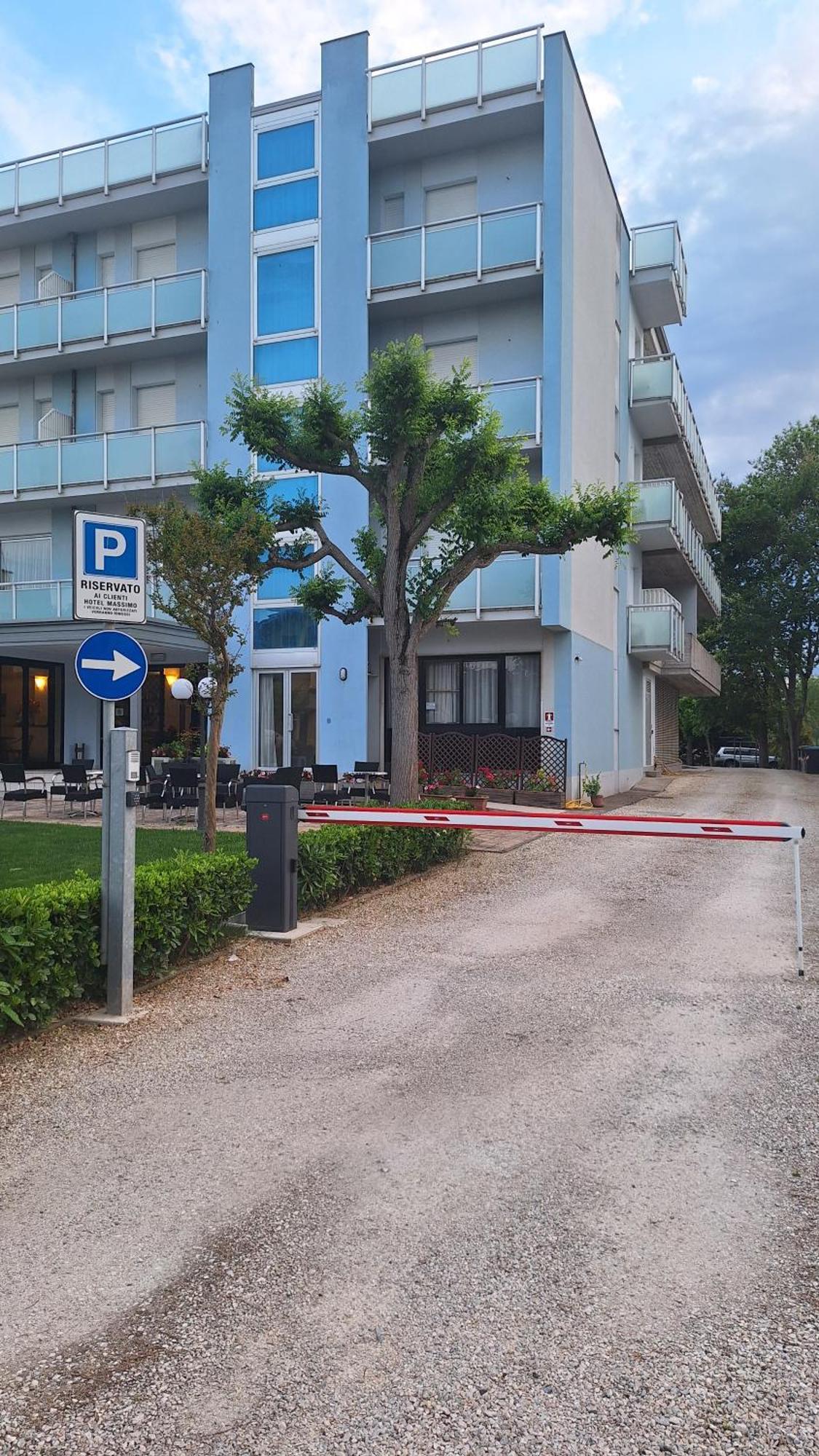 Hotel Massimo แชร์เวีย ภายนอก รูปภาพ